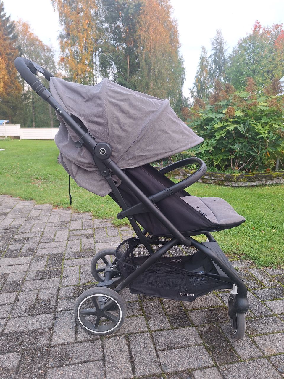 Cybex Eezy S+2