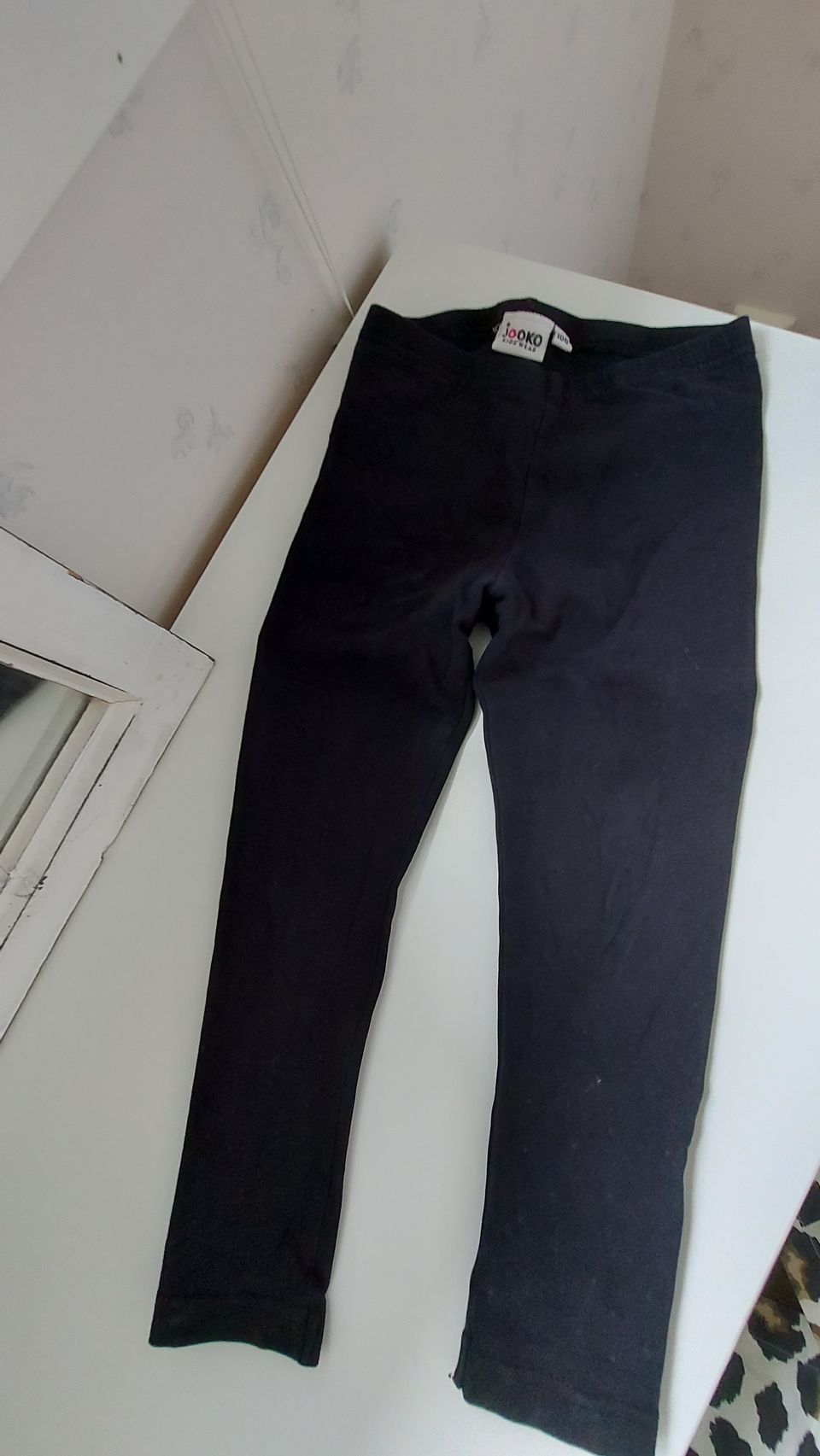 Mustat leggingsit 92/98