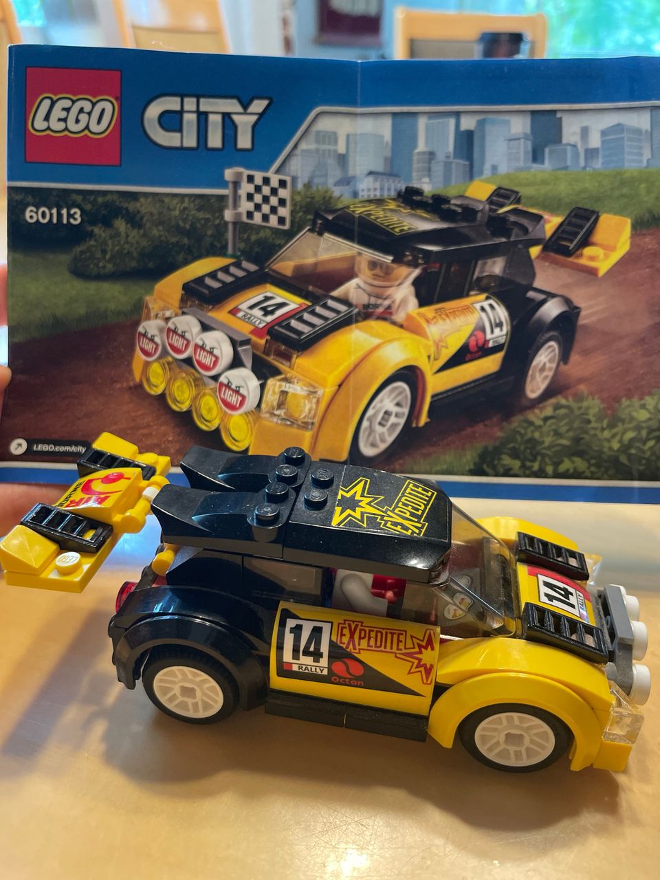 Lego ralliauto 60113