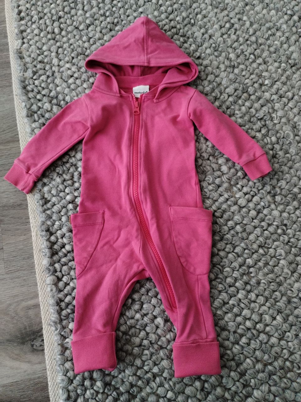 Metsola pinkki jumpsuit 62/68cm