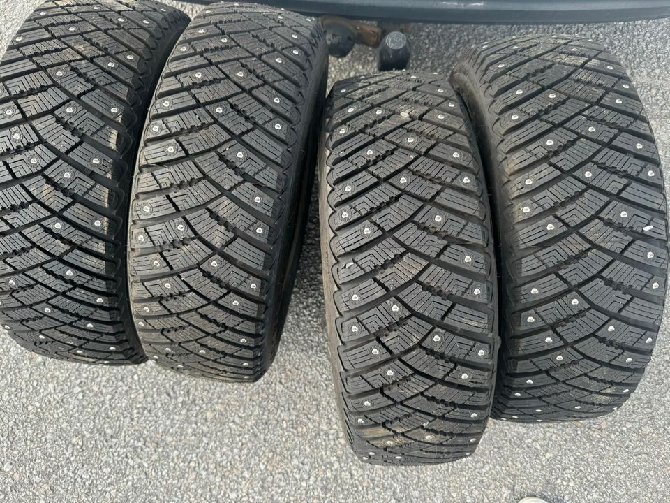 Nastarenkaat 185/60R15