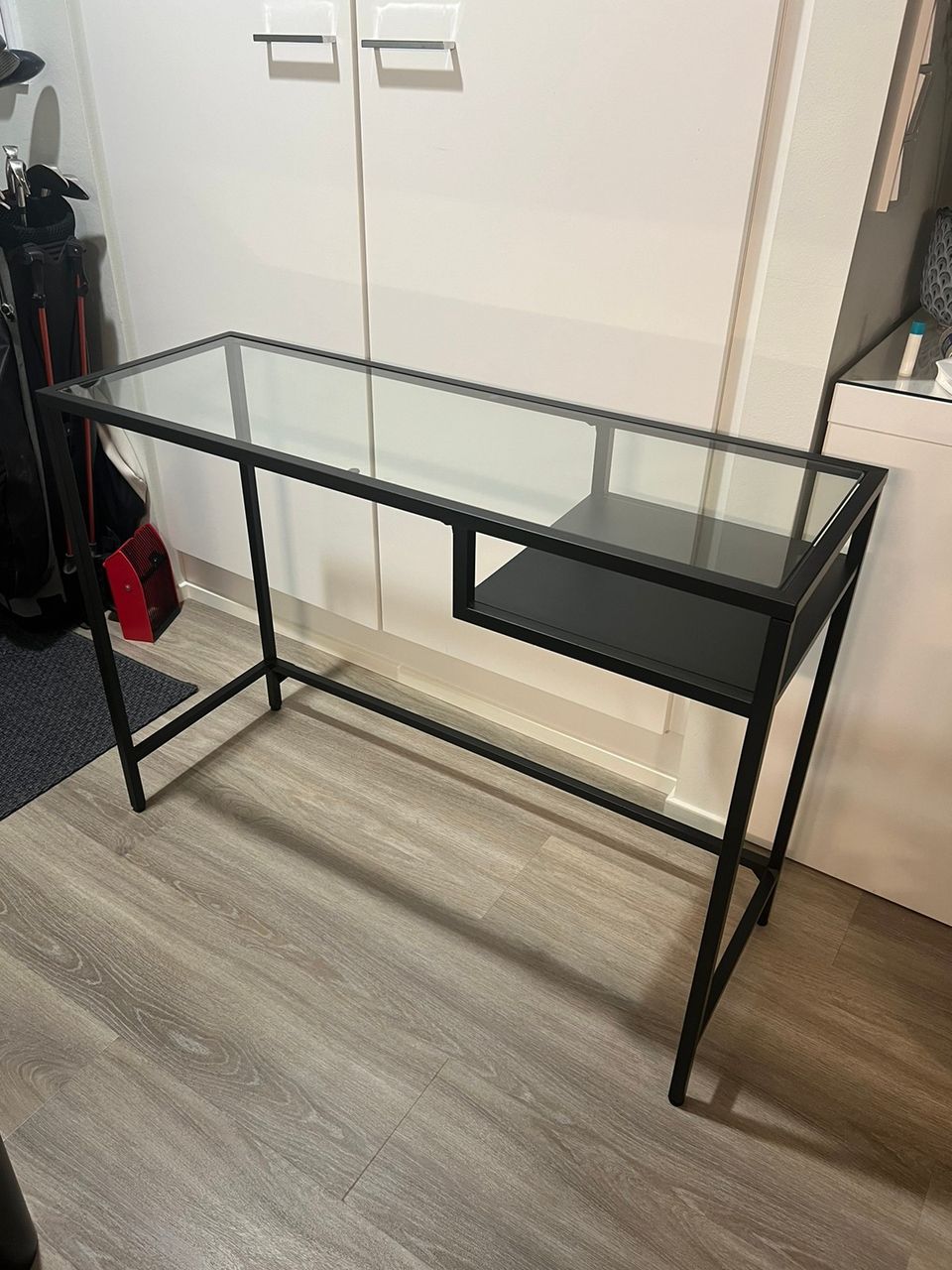 Ikea VITTSJÖ tietokonepöytä