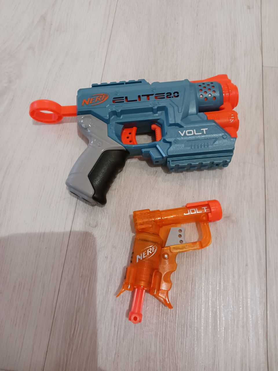 Nerf pyssyt 2 kpl