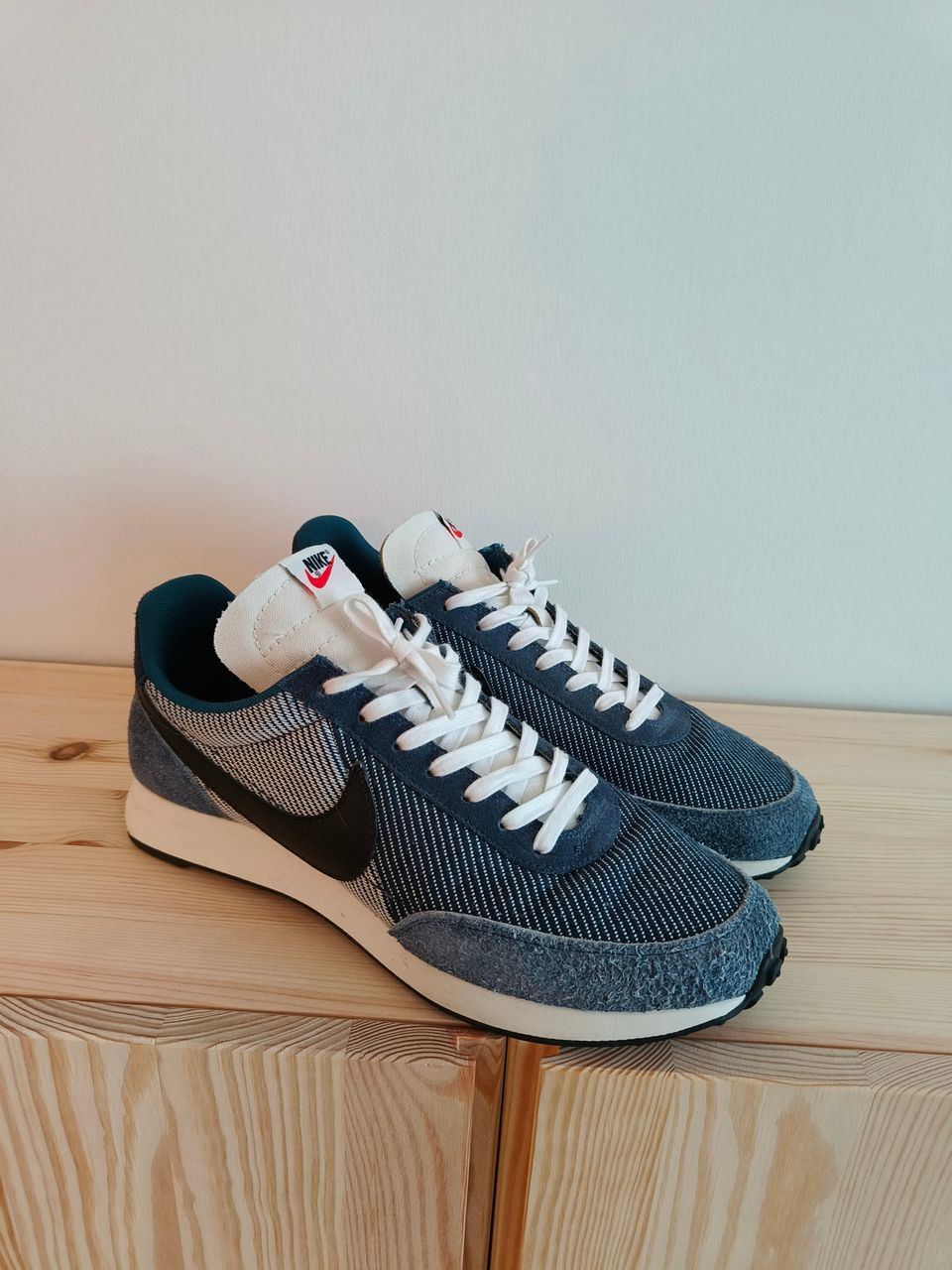 Nike Tailwind 79