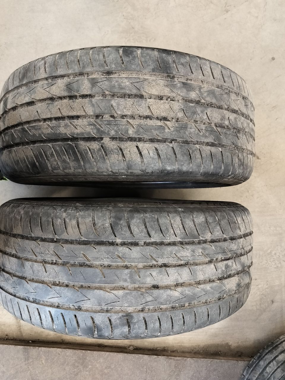 Kesärenkaat 225/55R17"