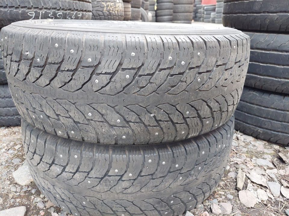 235/65R16C Nokian nastarenkaat 2kpl