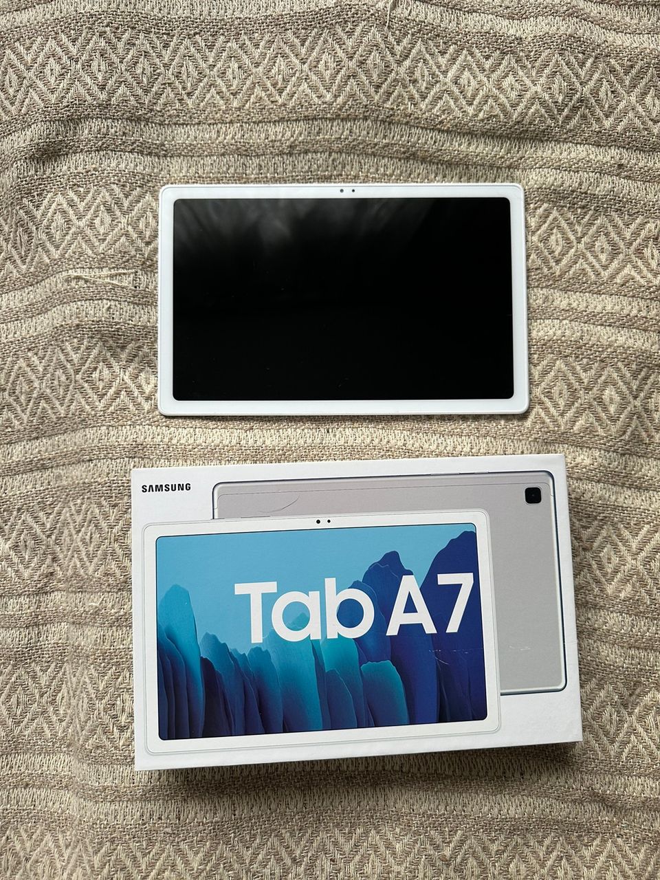 Samsung Tab A7 SM-T500, 10,4", 32GB + muistikortin paikka