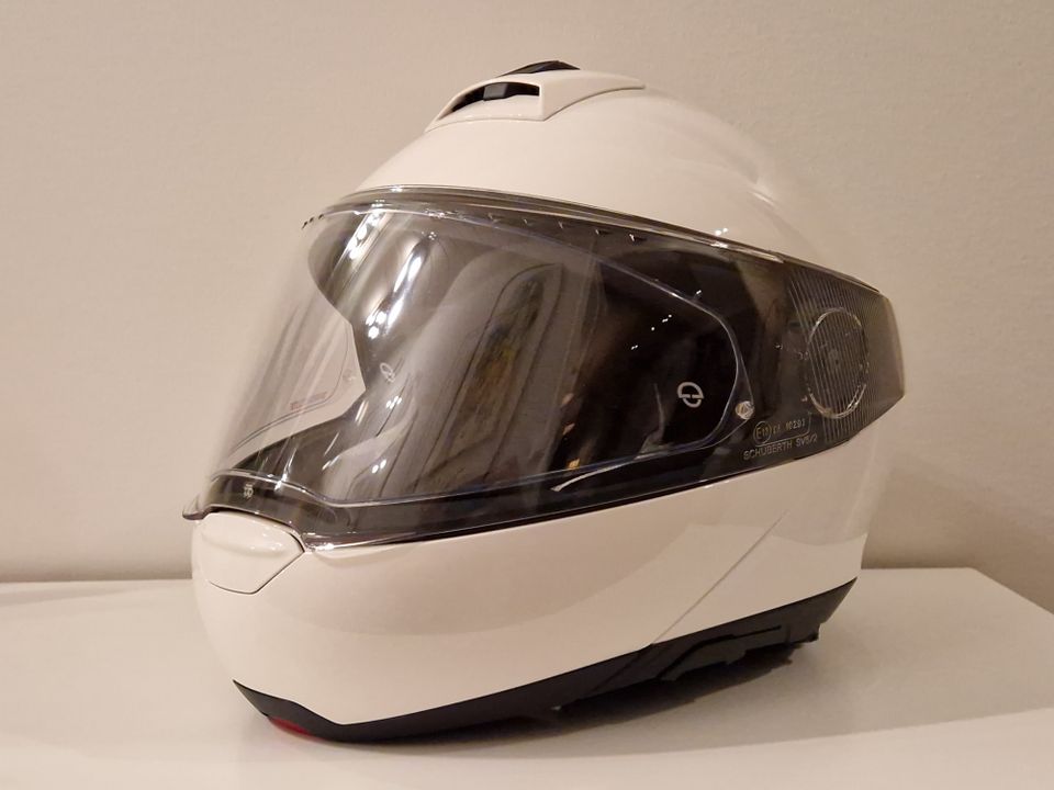 Schuberth C4 Pro avattava kypärä (61/XL) integ. Schu. SC1 puhelimella