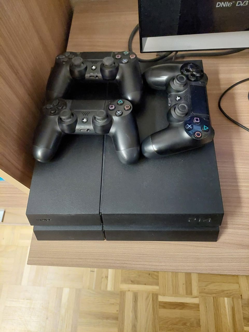 Ps 4 Konsoli+ 3 Ohjainta