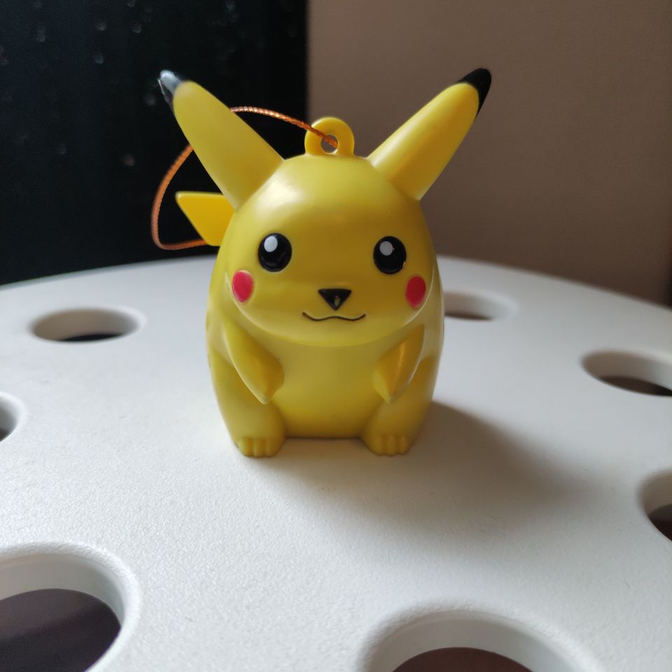 Pikachu figuuri 1999