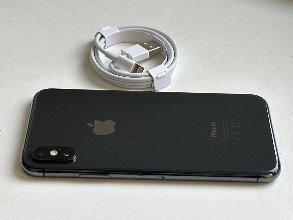 ALE IPhone XS 64GB musta / TAKUU 12kk