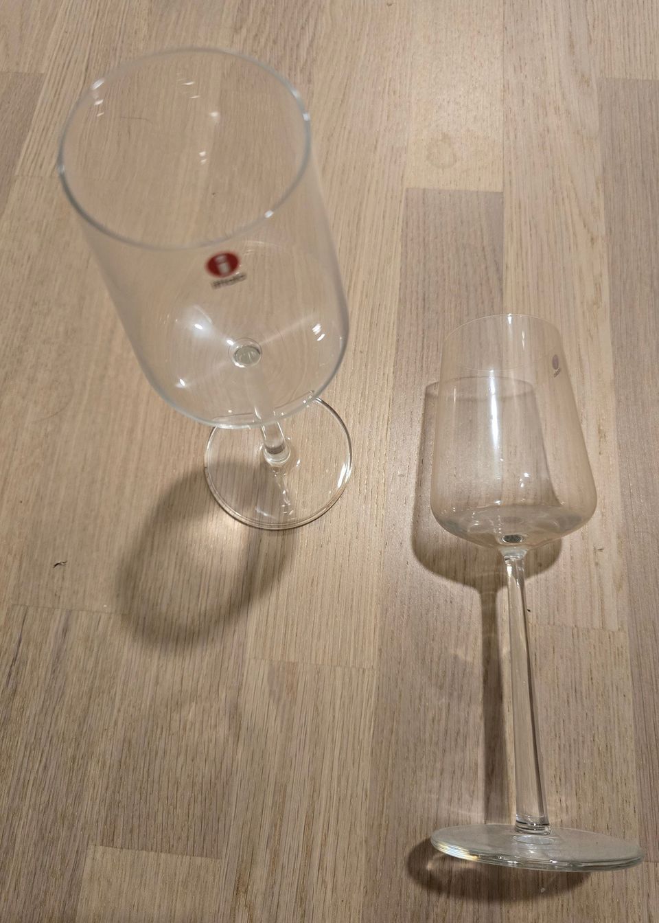 2 kpl Iittala Essence valkoviini lasit