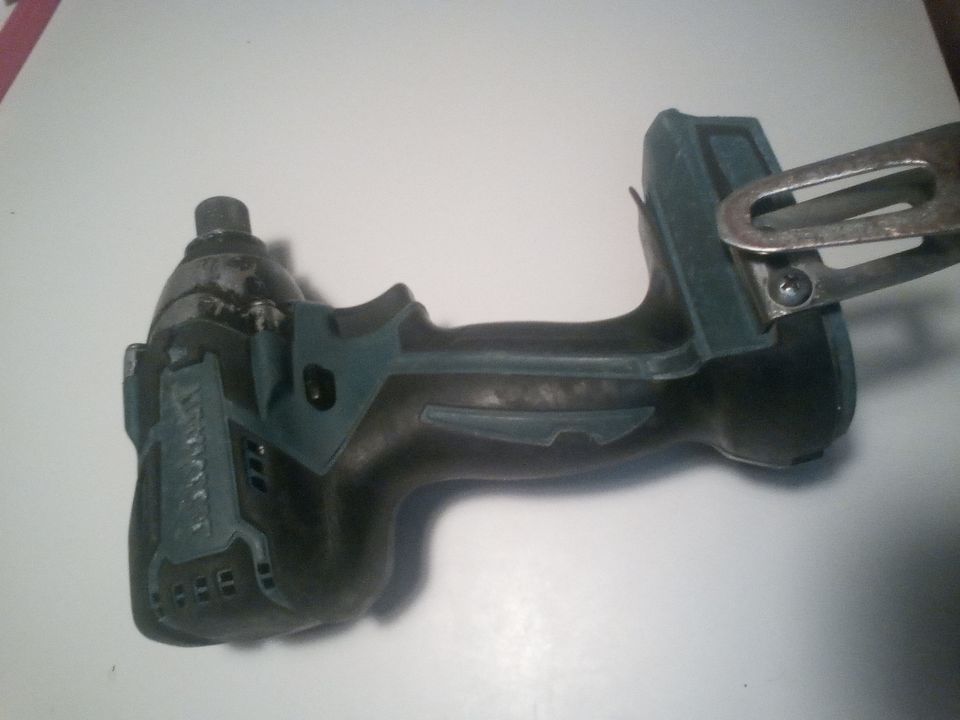 Makita ruuvinväännin 18 V