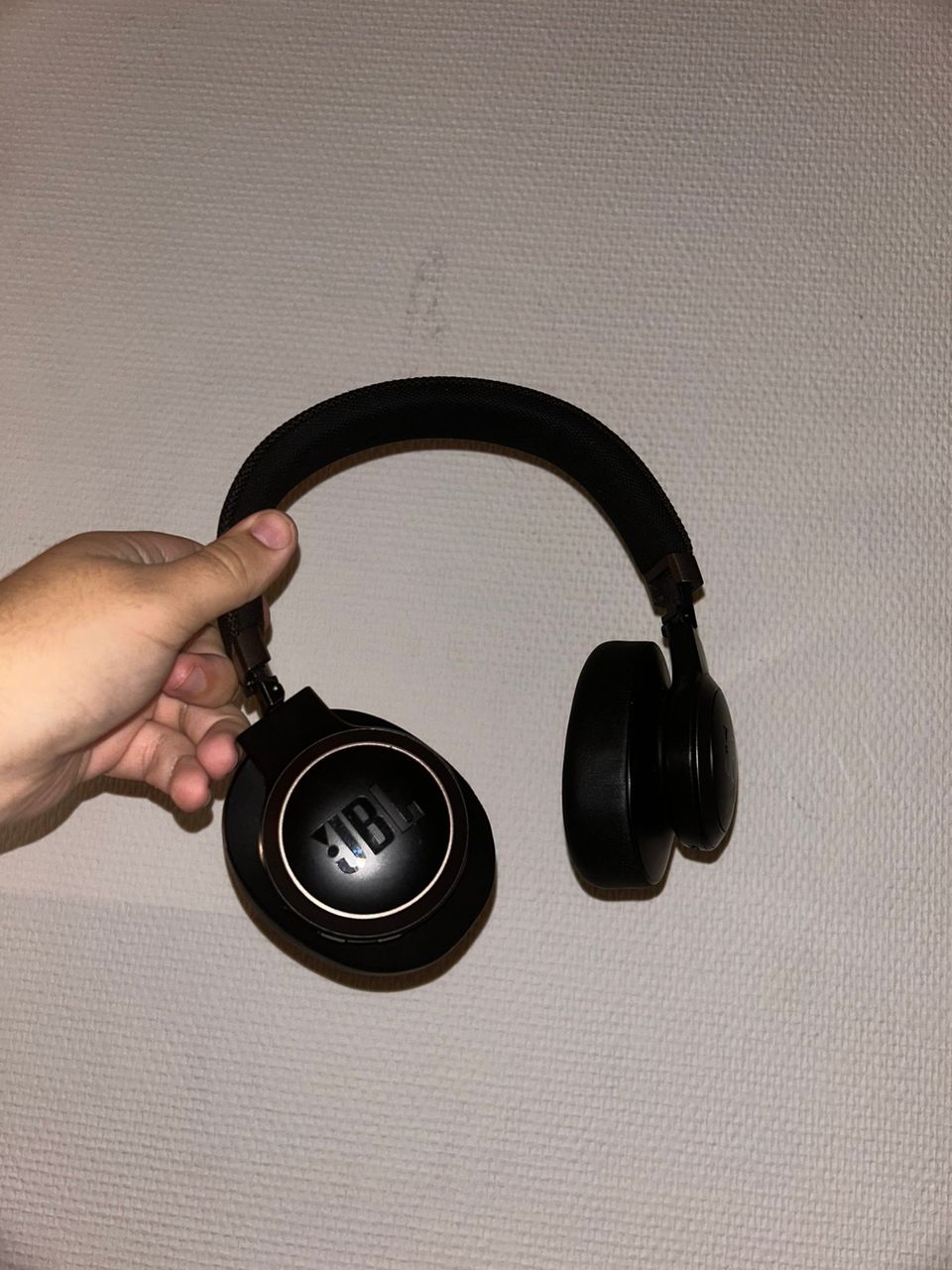 JBL 650BT MUSTA