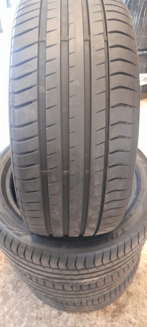 4Kpl siirtoajettuja kesärenkaita Triangle 245/45R1