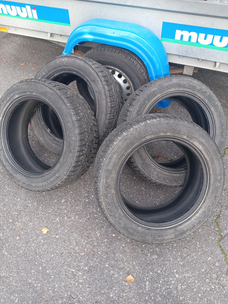 Nastarenkaat 215/55r16