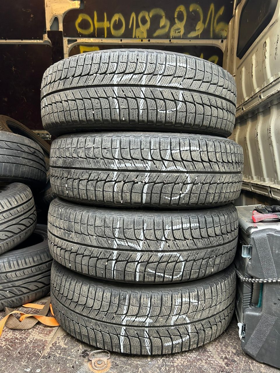 Renkaat 215/65/17 Michelin 4kpl