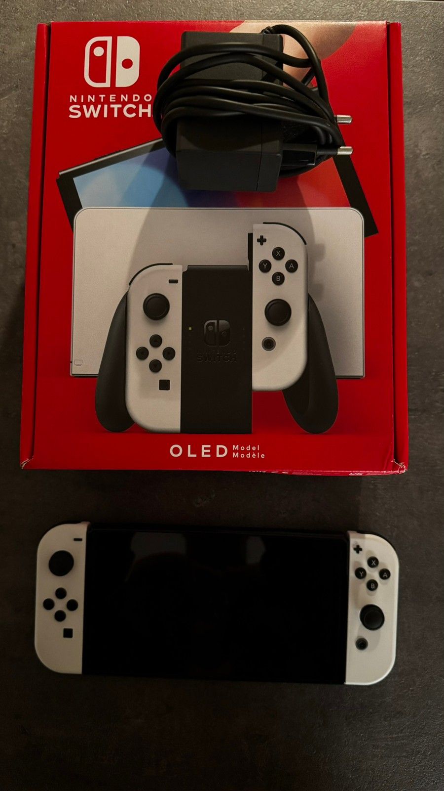 Nintendo Switch OLED (1kk 2vk vanha)