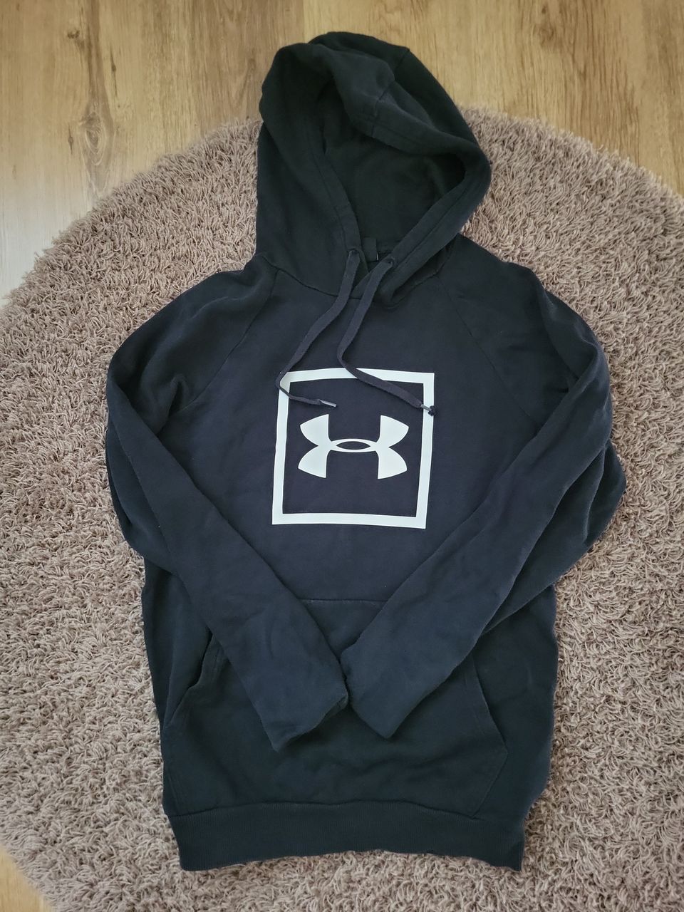 Under Armour huppari