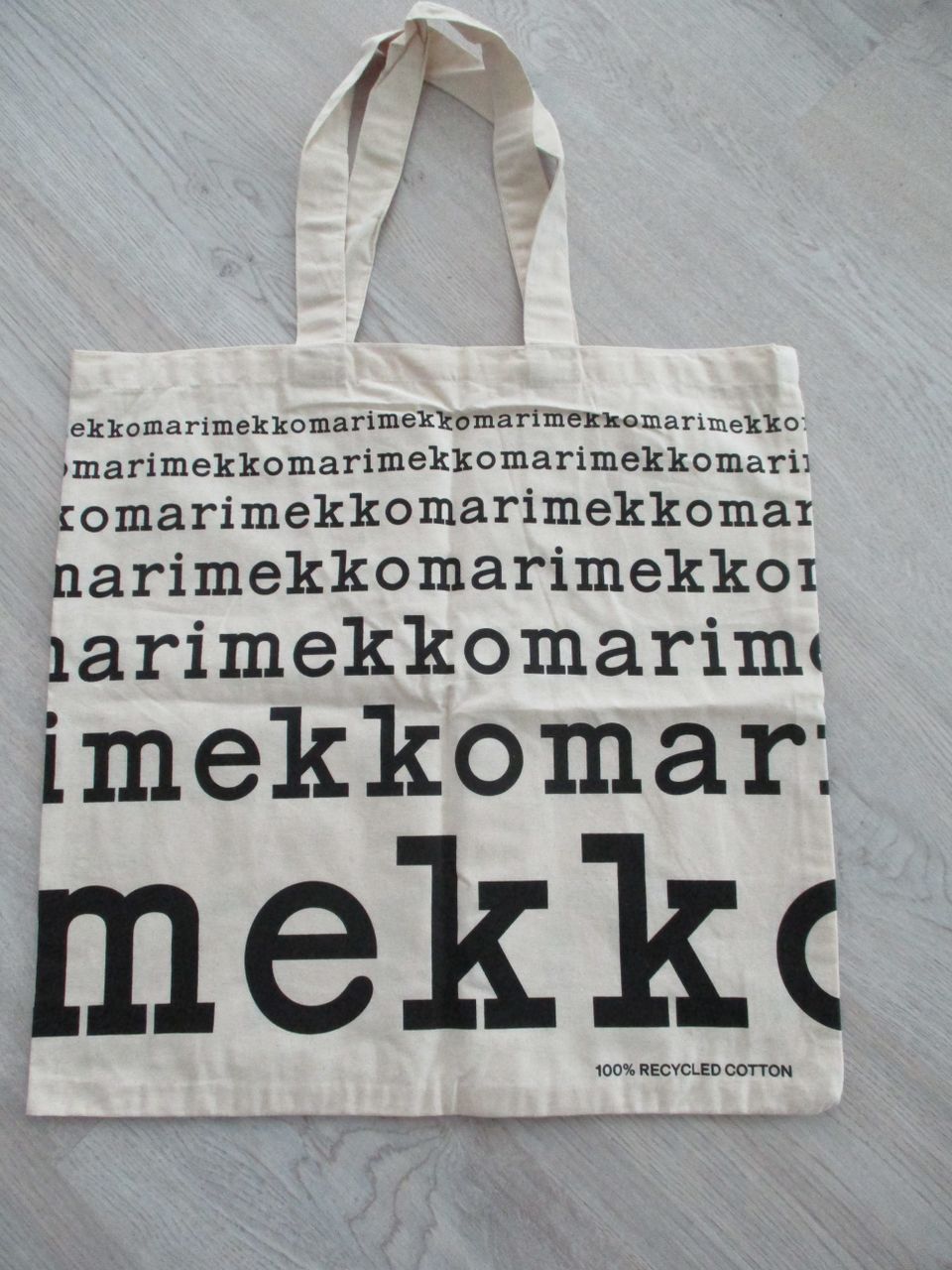 Marimekko uusi logokassi musta teksti