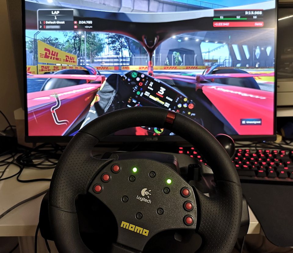 Logitech Momo Racing Force rattiohjain