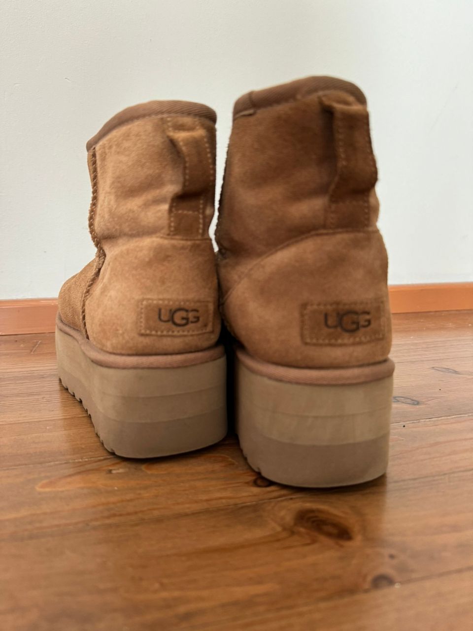 Ugg platform mini