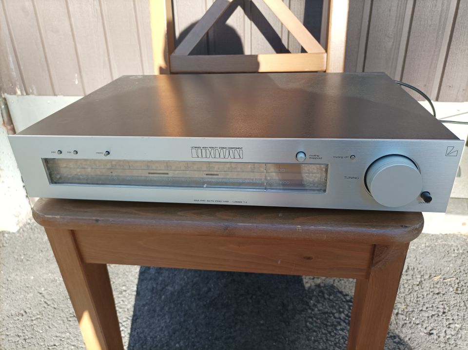 Luxman T-2