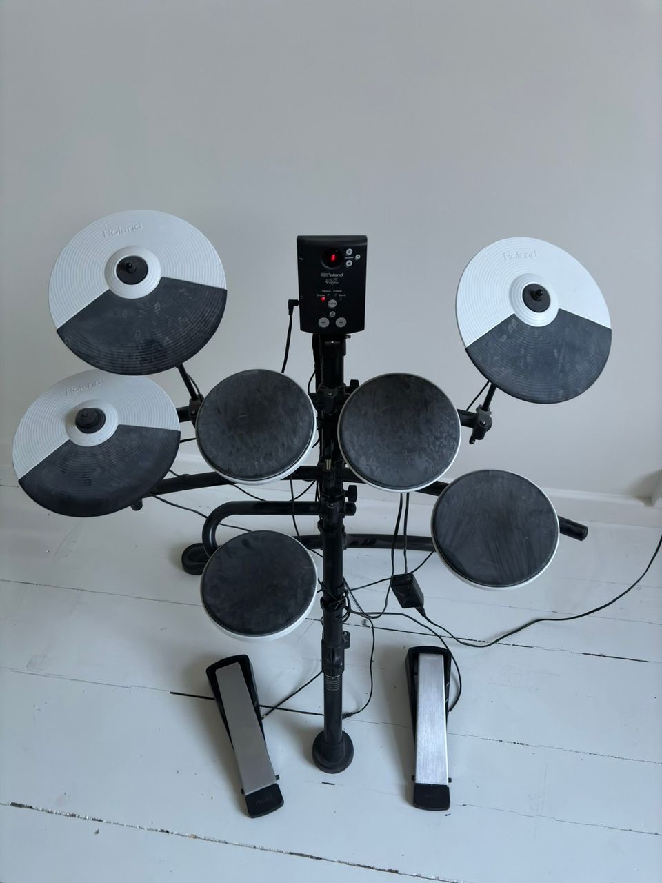 Roland TD-1K sähkörummut