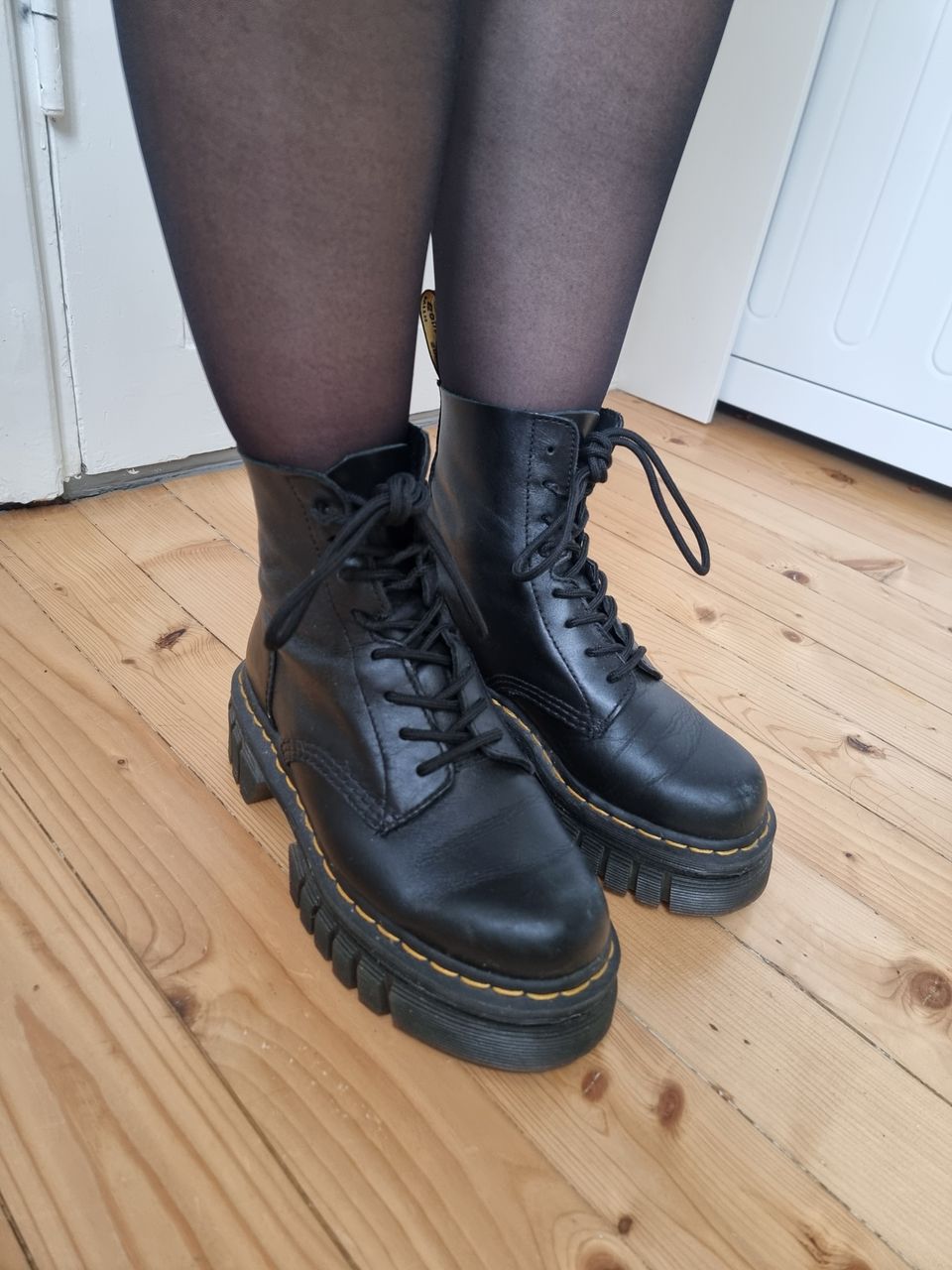 Naisten Dr. Martens Platform 37