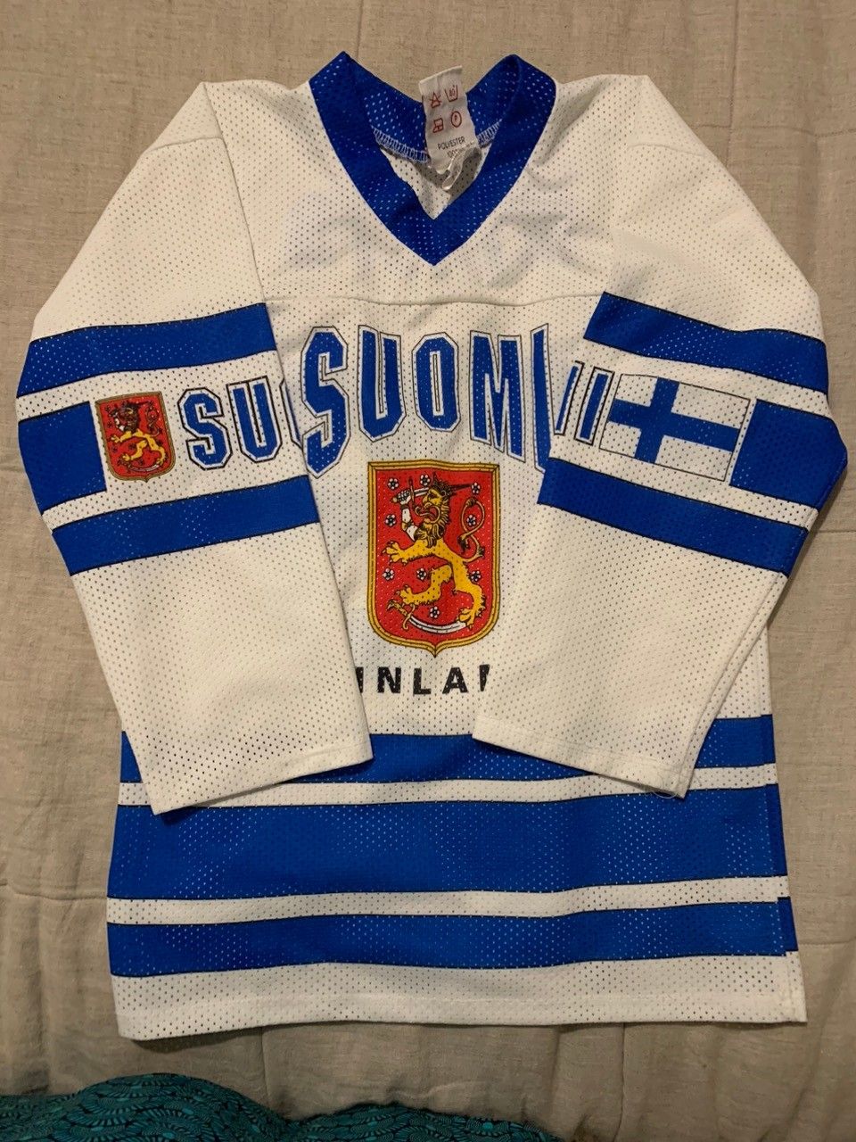 Suomi-pelipaita