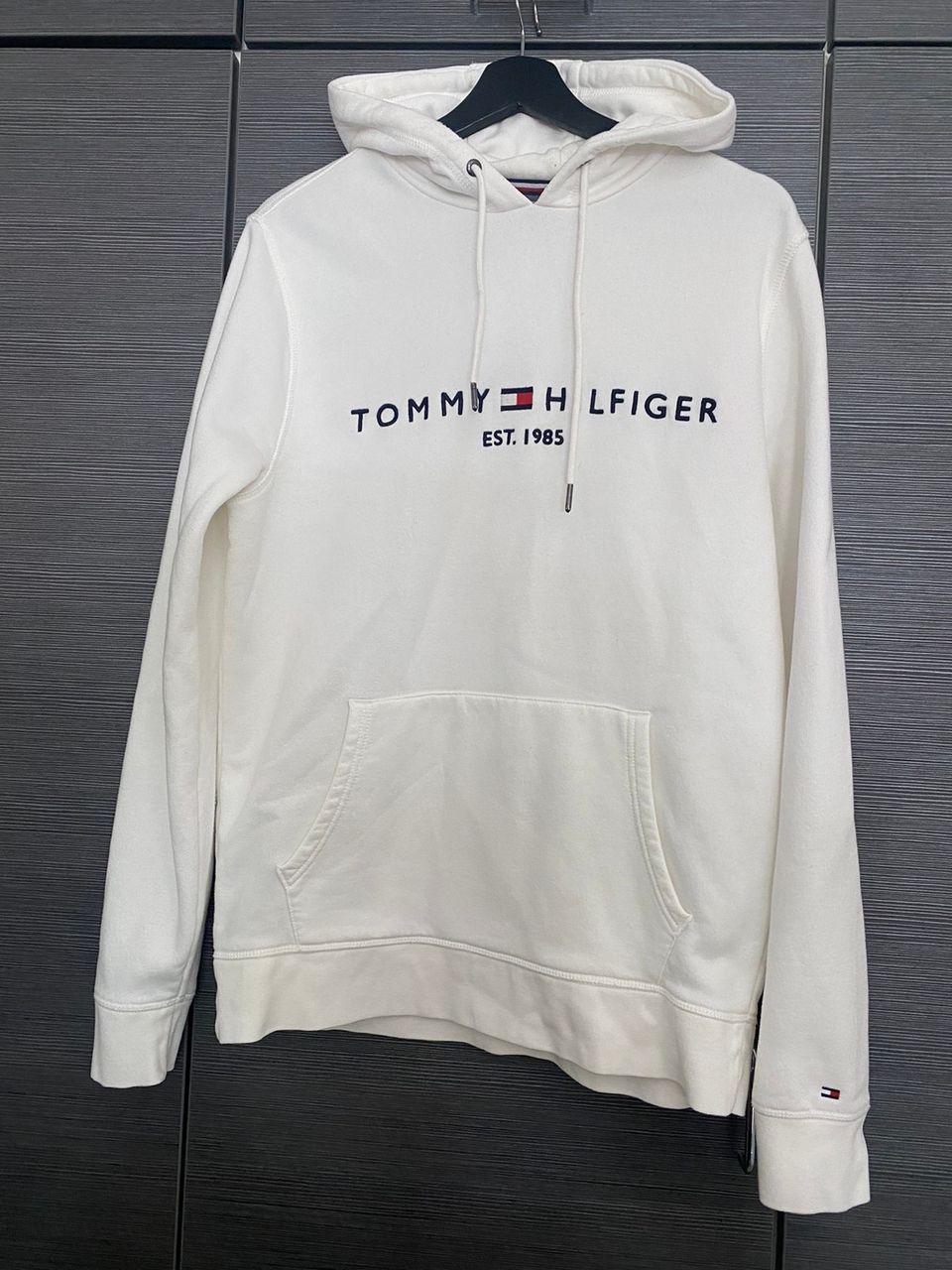 Tommy Hilfiger huppari