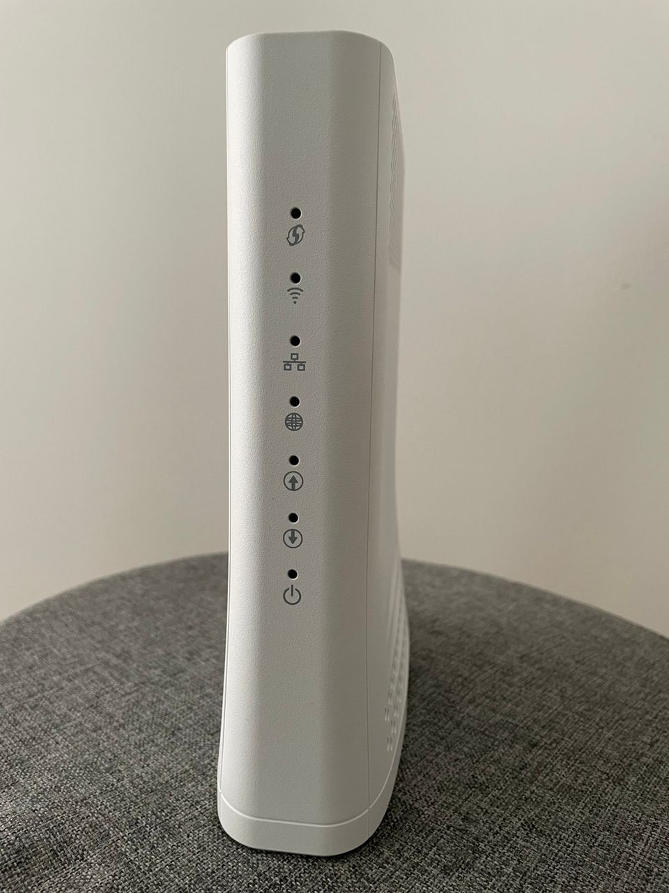 DNA Mesh WiFi F-3896 kaapeli Modeemi.