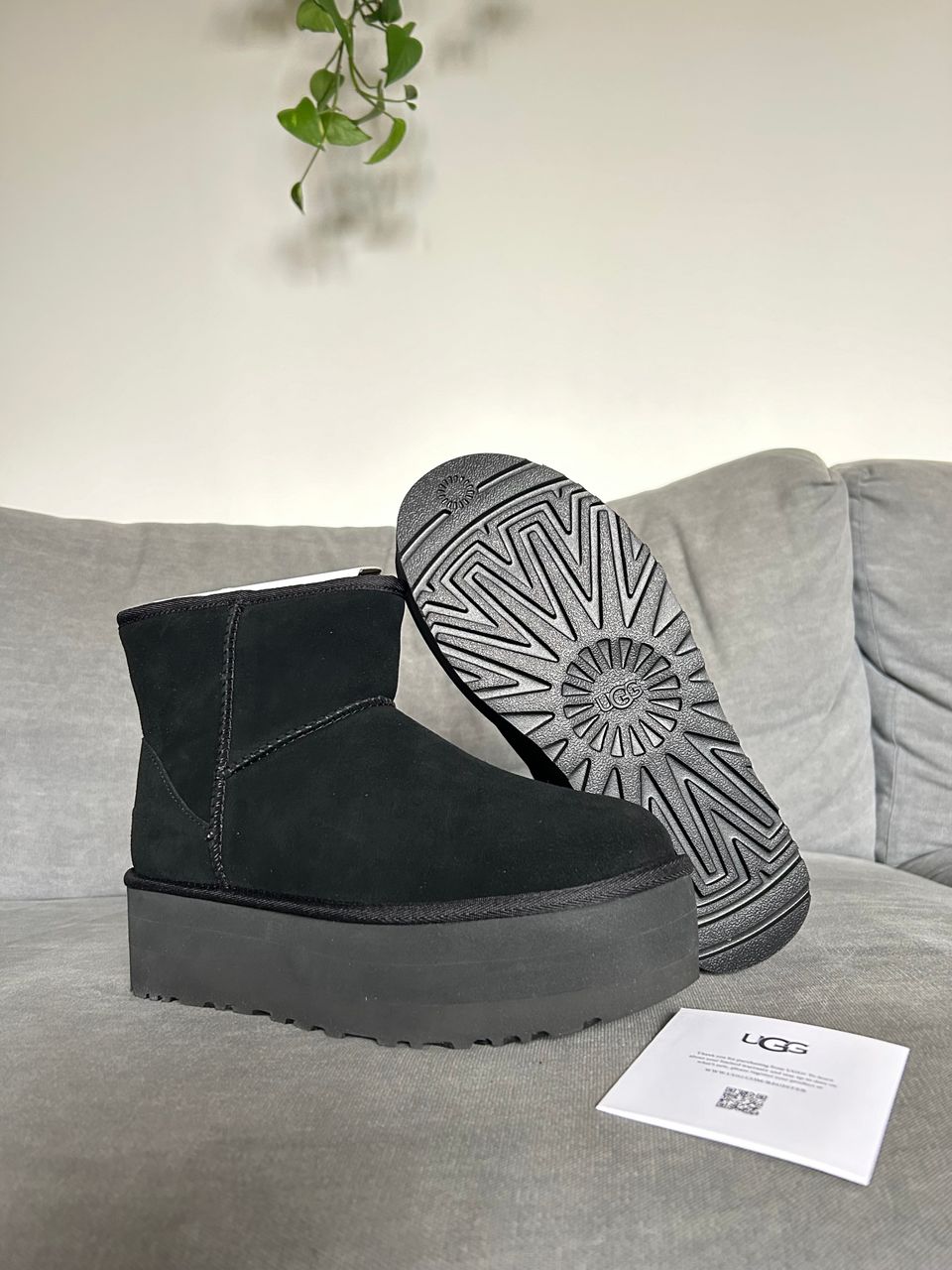 UGG classic mini platform