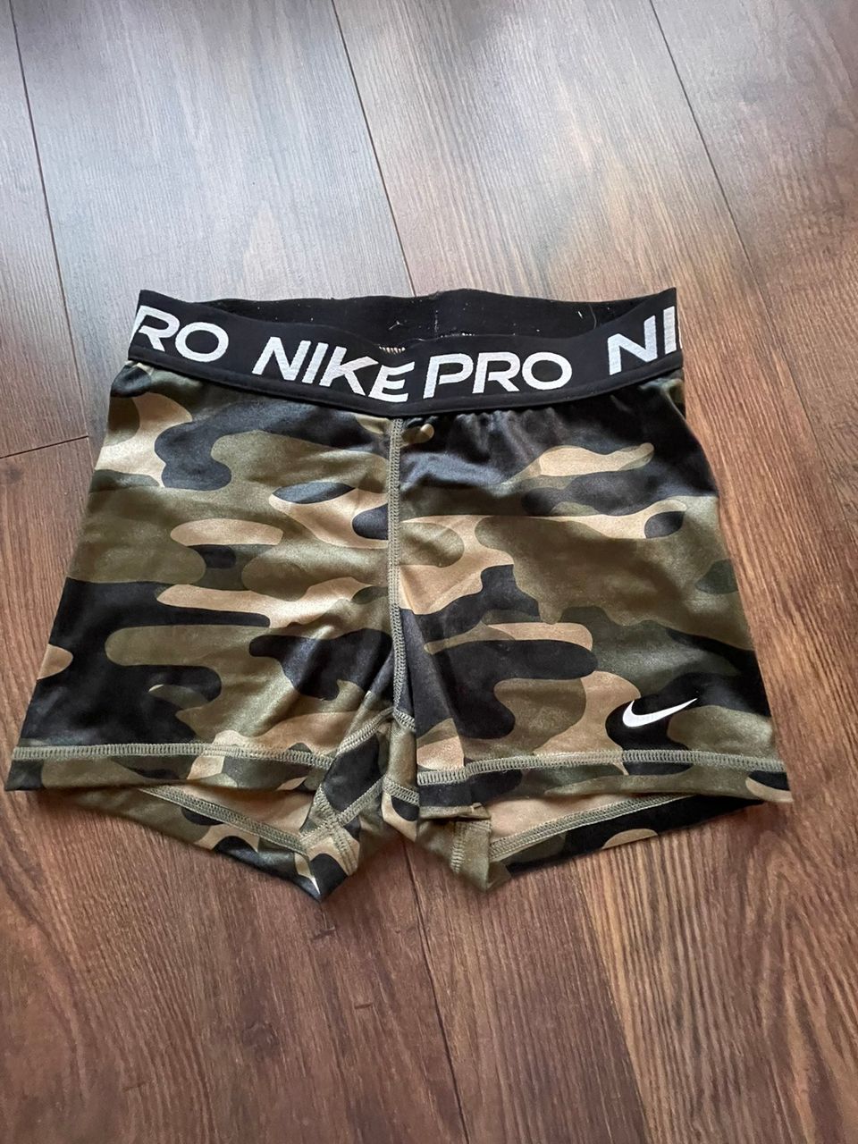 Nike shortsit XS