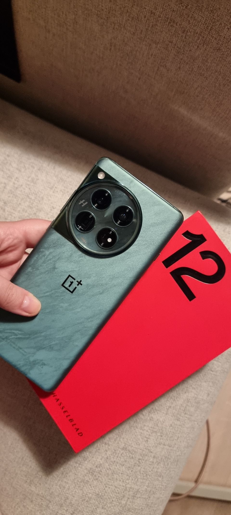 Uusi OnePlus 12 16/512GB, Flowy Emerald (+panssarilasit)