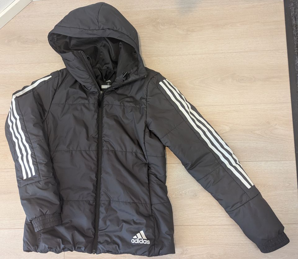 Adidas kevyt toppatakki, koko S