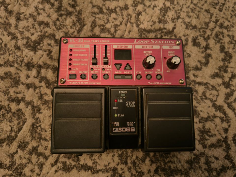 Boss RC-30 looper pedaali