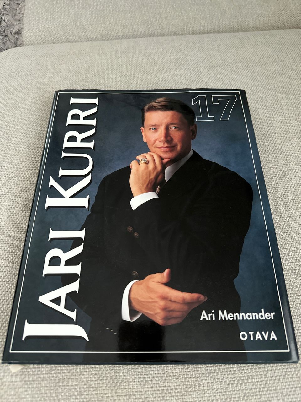 Jari Kurri 17 kirja