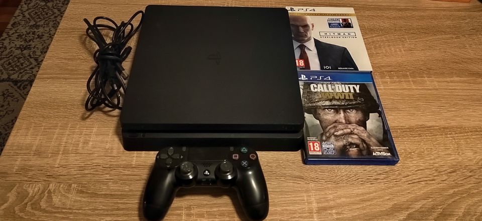 Ps4 Slim  500gb - 1 ohjain + 2 peliä