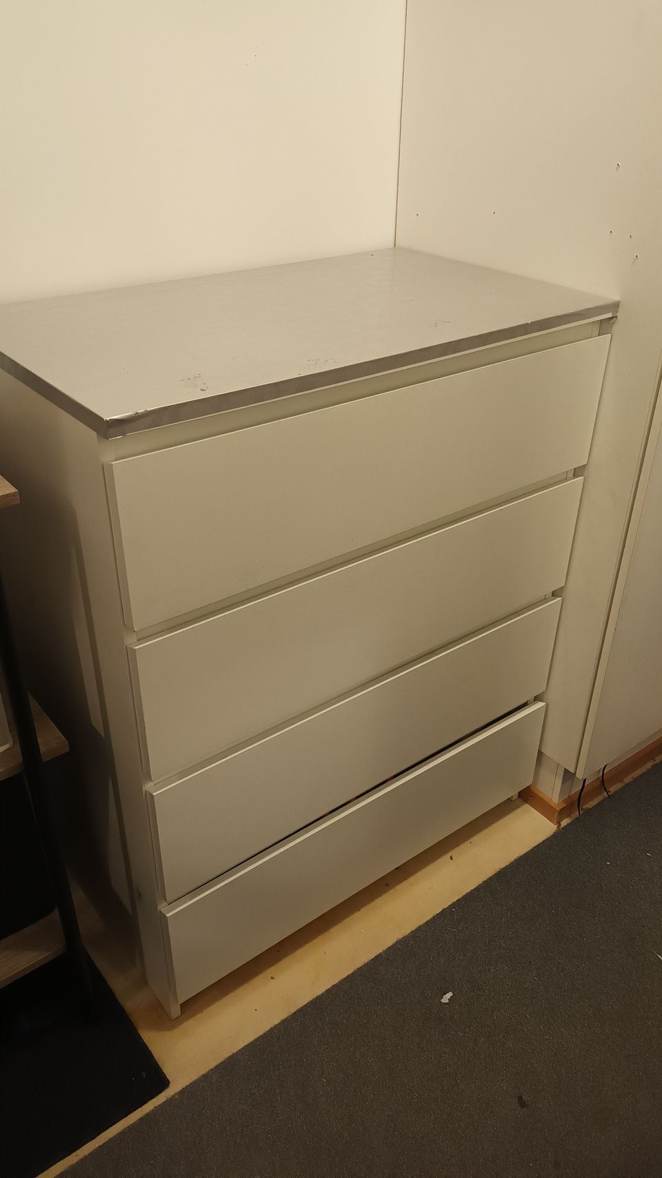 Ikea MALM lipasto