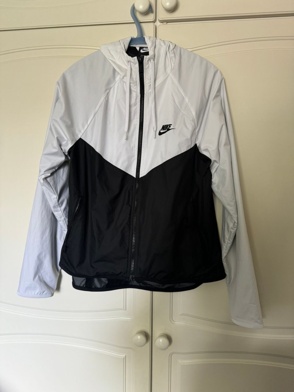 Nike Windrunner tuulitakki / välikausitakki, koko S