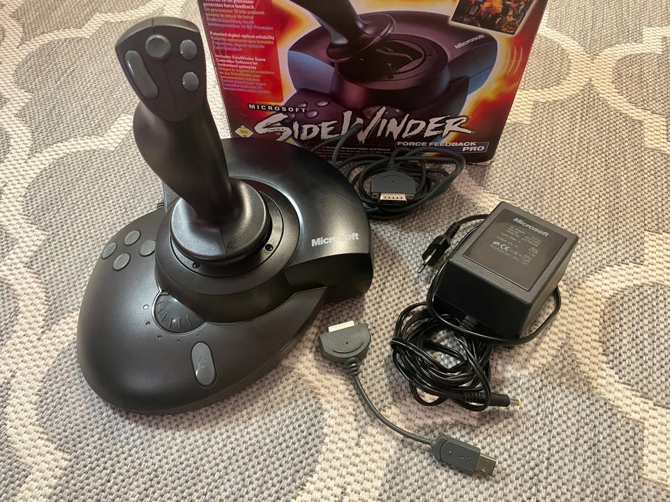 Microsoft SideWinder Force Feedback Pro | Tori