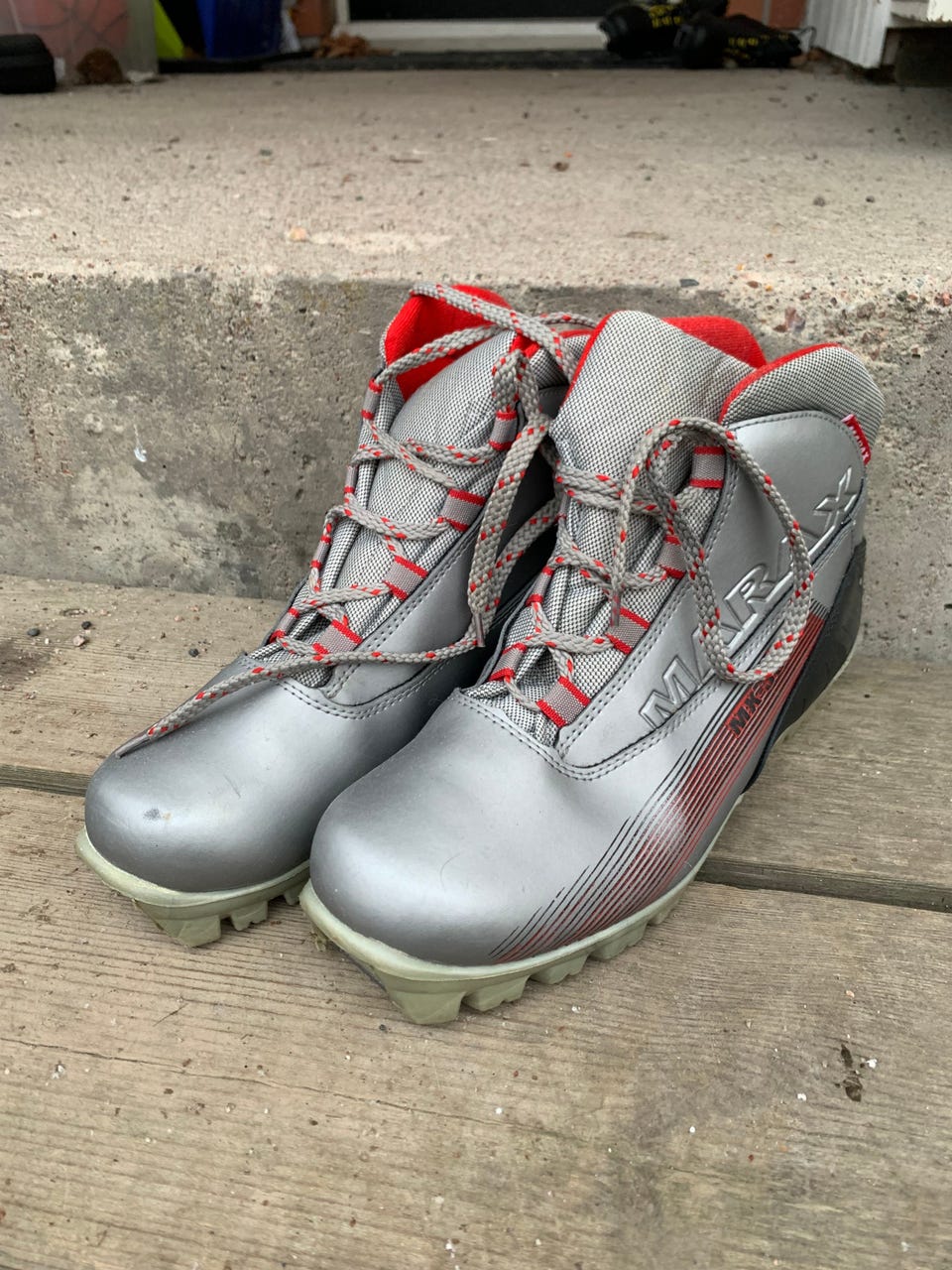 Skis with boots (woman) size 40. Boots are Marax, good quality. barely