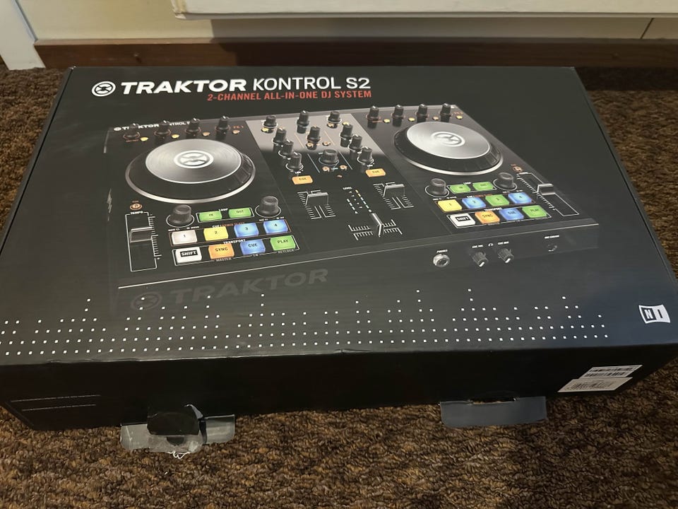 美品　Native Instruments TRAKTOR KONTROL S2 Native Instruments Traktor Kontrol S2 MK3 – Soundium