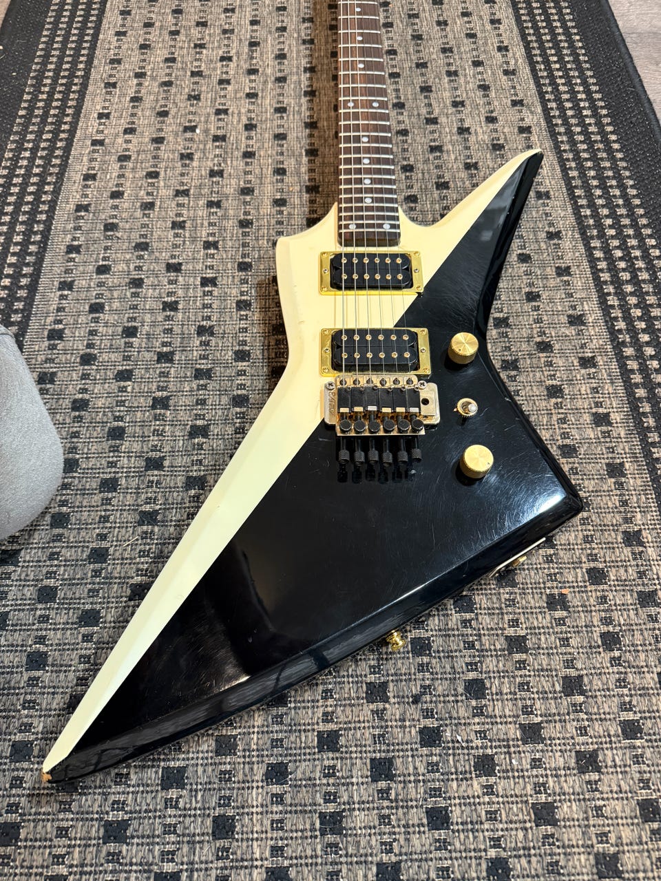 Aria ProⅡ MOD Aria Pro II ZZ Custom black and white Matsumoku | Tori