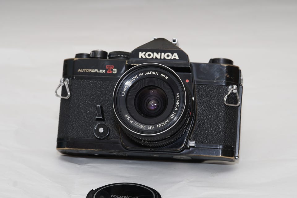 フィルムカメラ KONIKA AUTOREFLEX T3 + HEXANON 1:3.5 f28 KONIKA AUTOREFLEX T3 + HEXANON 1:3.5 f28