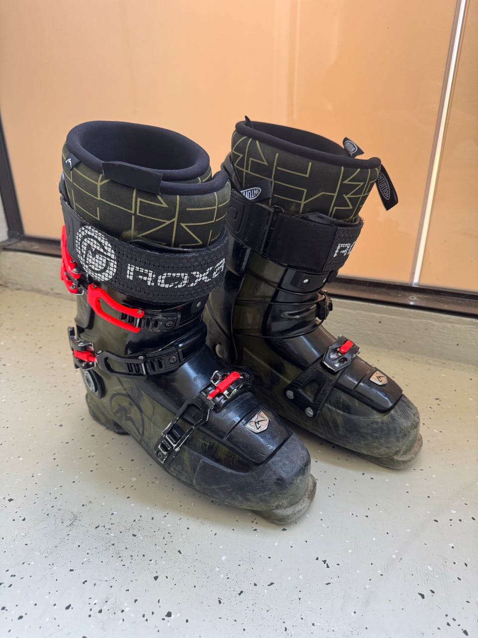 ROXA フリーバード8 スキーブーツ 27.5cm ROXA スキーブーツFreeBird 8