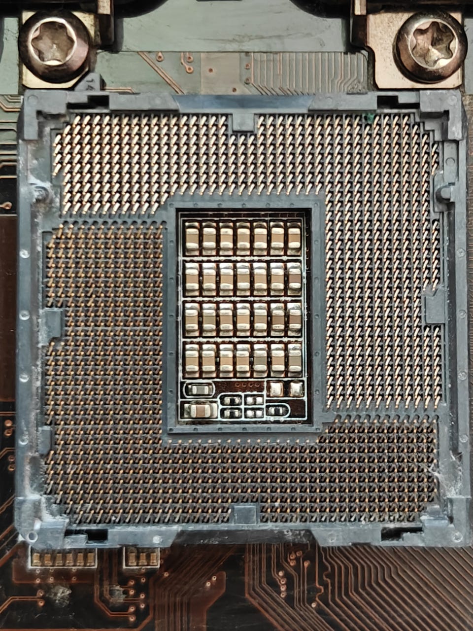 ASRock Z77 Extreme6 + i7-2600K + 4GB DDR3 (viallinen) | Tori