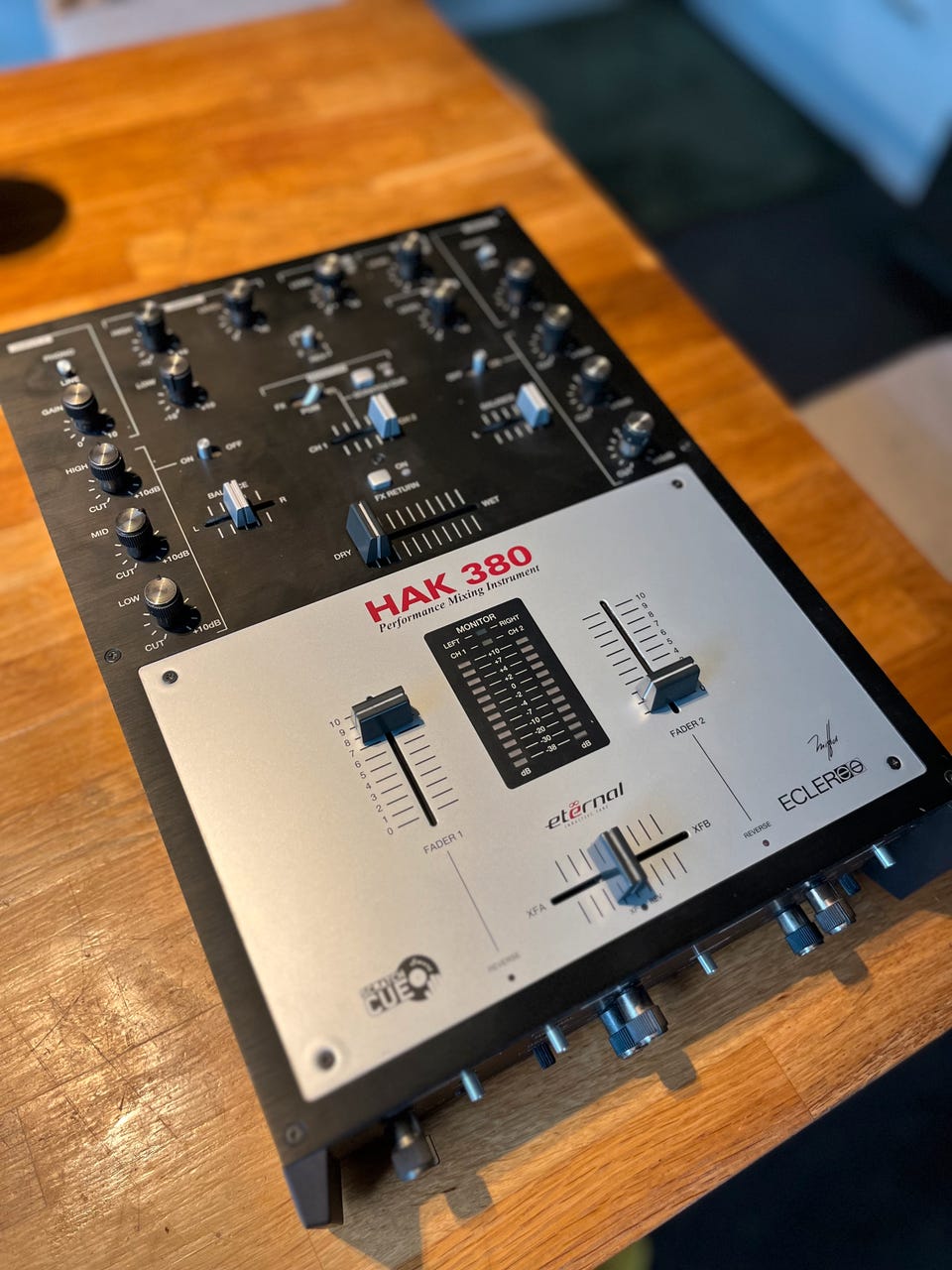 Ecler HAK 380 Dj Battle Mixer | Tori