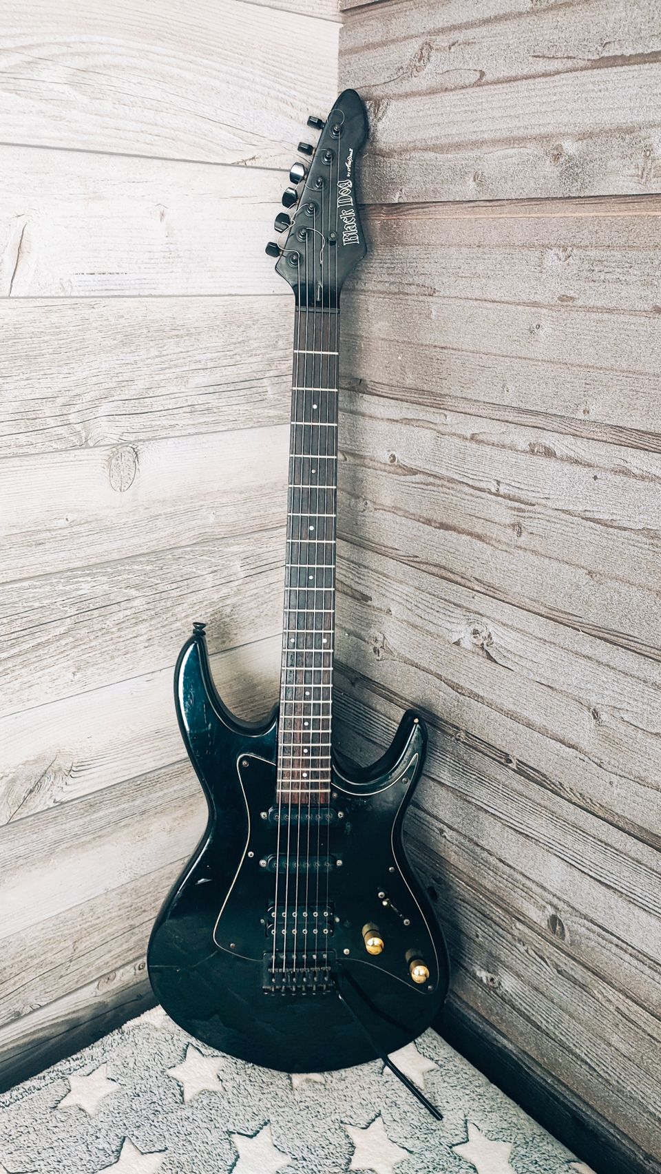 Black Dog by Aria pro Ⅱ ST type mod. Black Dog by Aria Pro II - HSS - Black - Shred Strat - Pro